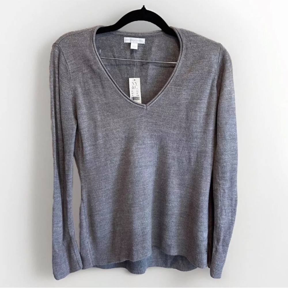 NWT New York & company Long Sleeve V Neck Grey Sweater Size Large